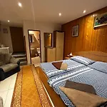 Gasthof Penzion Rozalia *