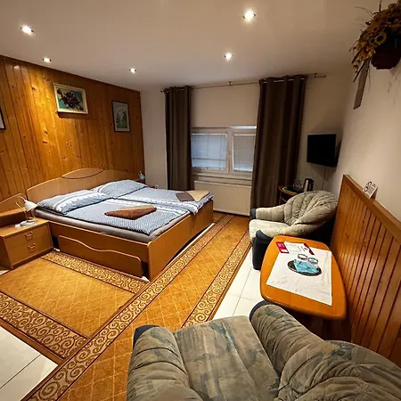 罗莎莉亚膳食公寓酒店 * 科希策