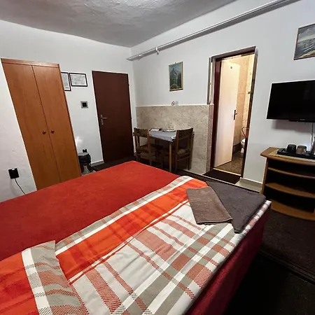 罗莎莉亚膳食公寓酒店 招待所 科希策