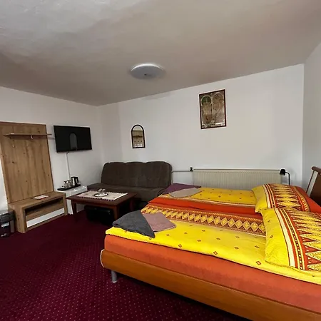 罗莎莉亚膳食公寓酒店