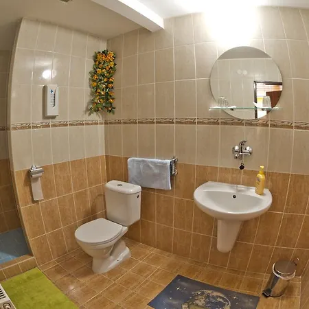 罗莎莉亚膳食公寓酒店